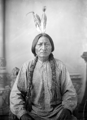 Portrait of Sitting Bull (Tatanka Iyotake) (public domain, via Wikimedia Commons)